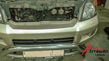 Меняем радиатор системы охлаждения ДВС на Toyota Land Cruiser Prado 120