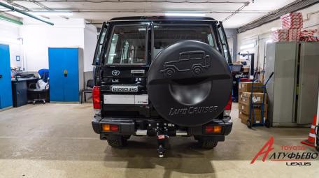 Toyota Land Cruiser 70 (2024): обновление легенды — новый мотор, ретро-дизайн и возврат в Японию