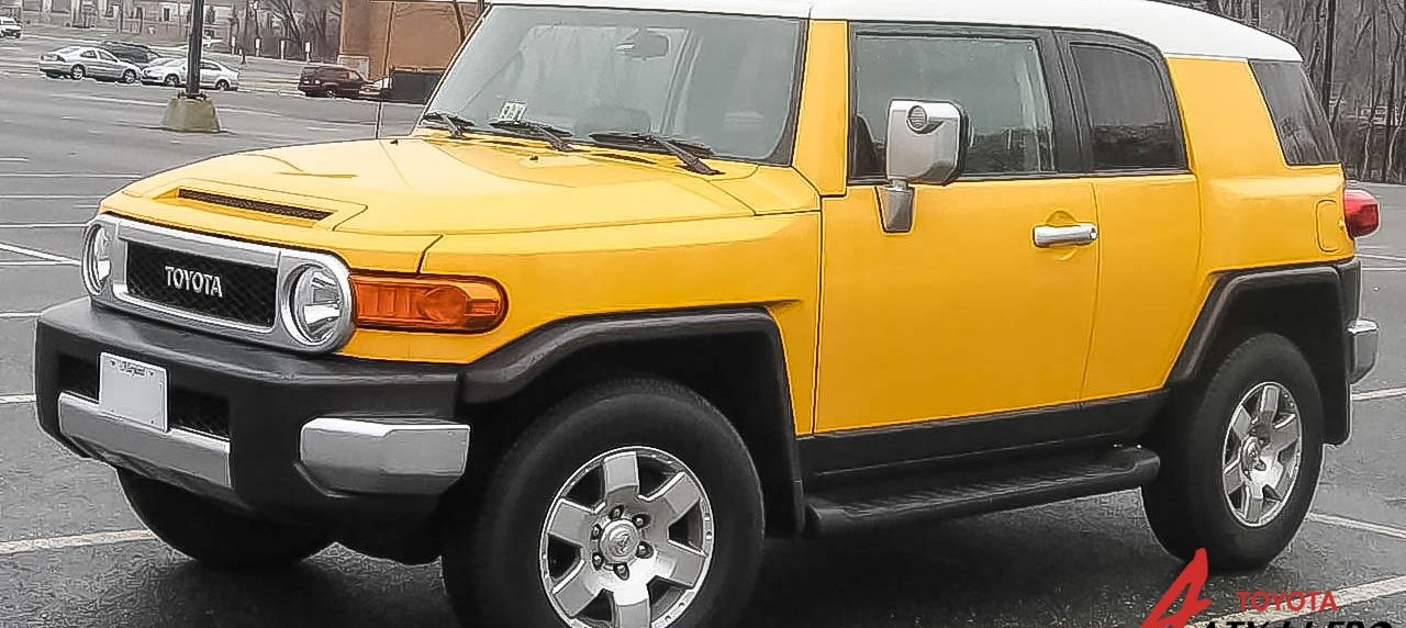 Американский гость Toyota FJ Cruiser в нашем автосервисе