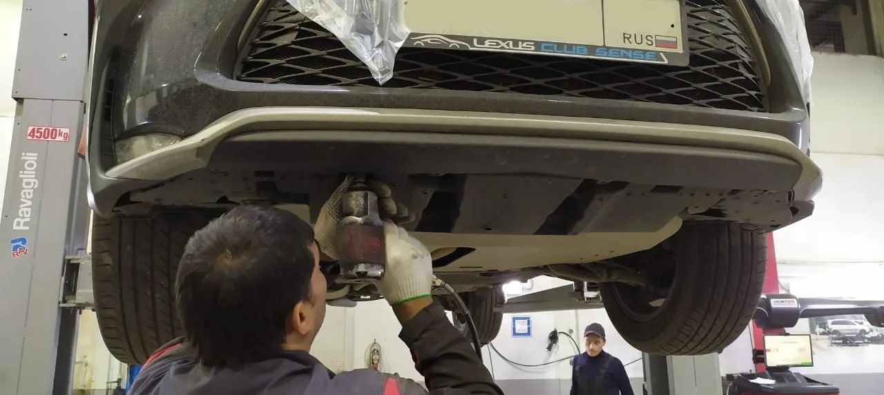 Обзор гибридного ДВС и работы по замене махового колеса и диска сцепления на Lexus NX300H