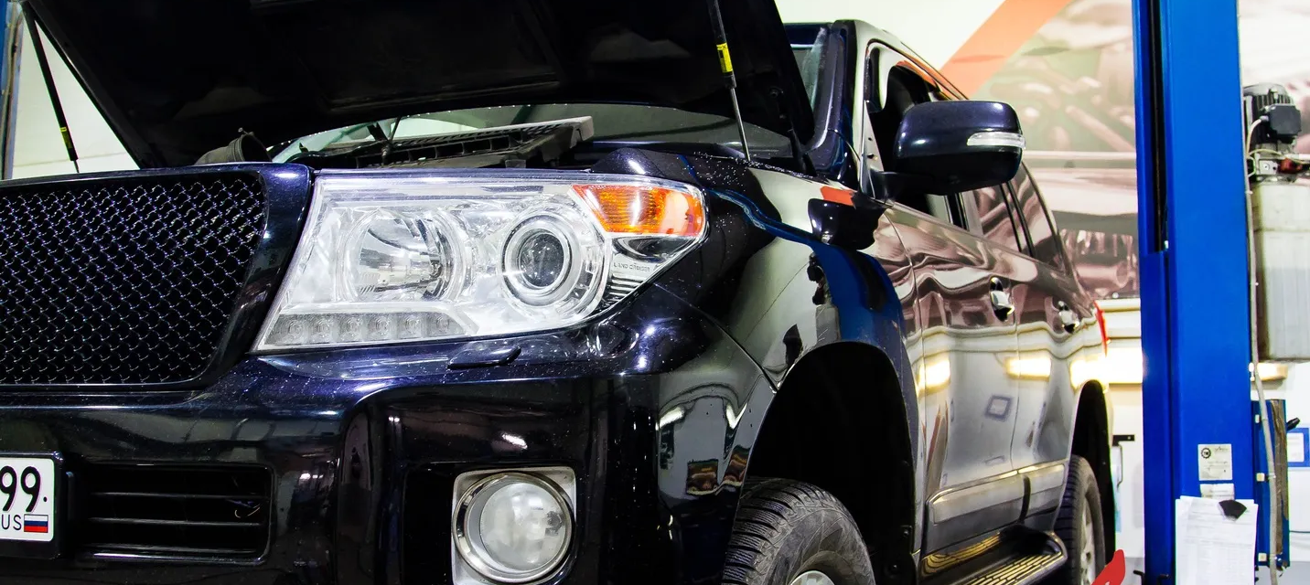 Сезонное обслуживание систем охлаждения двигателя и АКПП и кондиционирования салона на Toyota Land Cruiser 200