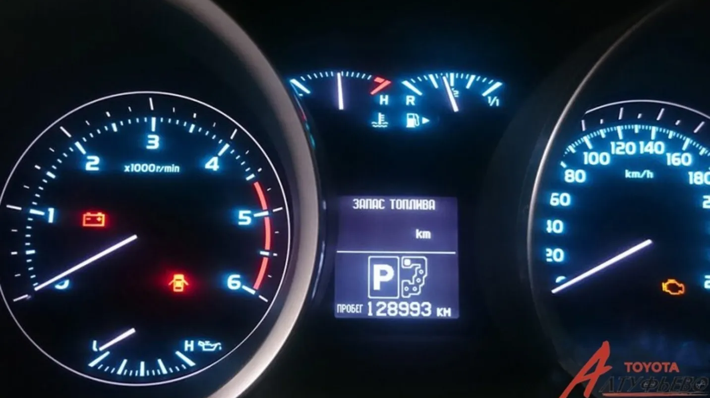 Неисправности датчика уровня топлива на Toyota Land Cruiser 200